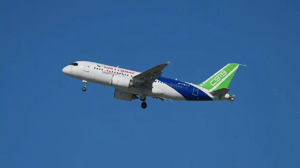 国产大飞机再突破 C919高原型首架机圆满完成首飞